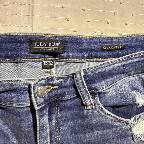 Judy Blue Distressed Straight Jeans Size 15/32 Raw Hem Stretch Denim - Picture 4 of 7